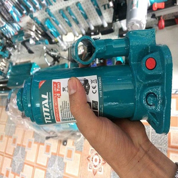 TOTAL 6 Ton Hydraulic Bottle Jack - buy online in Australia | Trade Tools Australia